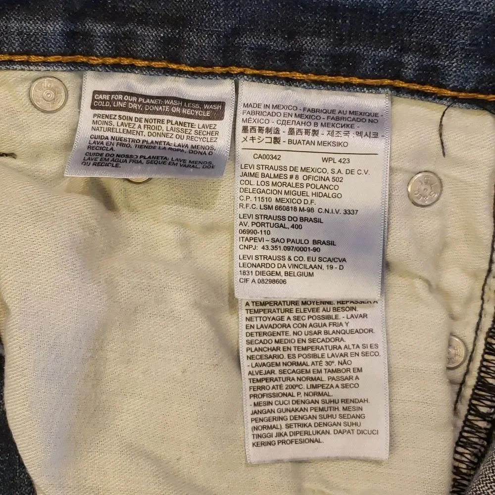 Levi Strauss Men's 514 Blue Straight Leg Jeans Slightly Distressed, 36